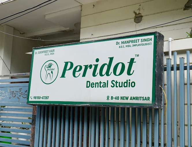 Peridot Dental Studio exterior signboard
